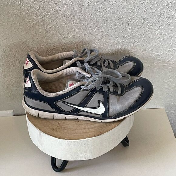Pre-Used Nike Womens Oceania Blue and Gray Running/Training Shoes Size 7 - Picture 3 of 7